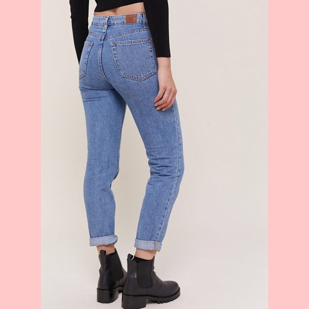 BDG Girlfriend High Rise Jeans - Size 30” waist